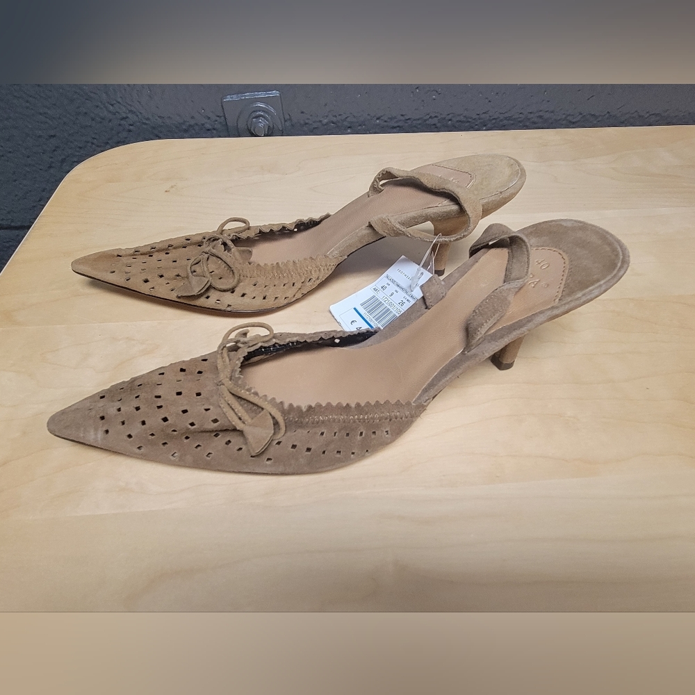 NWT Zara Tan Suede Kitten Heel. Size 9 very classy have a good European look..